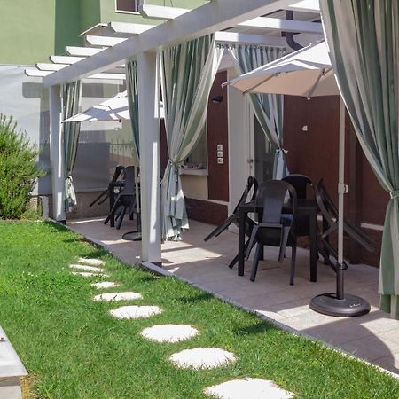 Blau Vacanze Peschiera del Garda Exterior foto